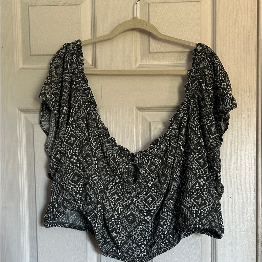 Torrid off the shoulder green/white printed gauze top size 6X